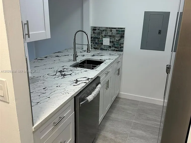 5280 NW 7th St #306 — Photo 3
