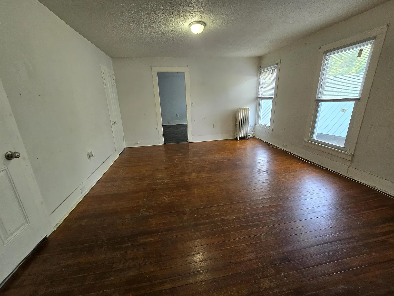 111 Osborne St — Photo 1