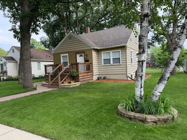 323 Sherman St, Detroit Lakes, MN 56501