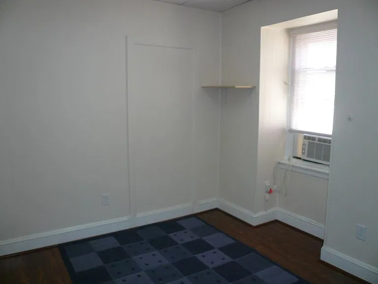 423 N 33rd St #3 — Photo 5