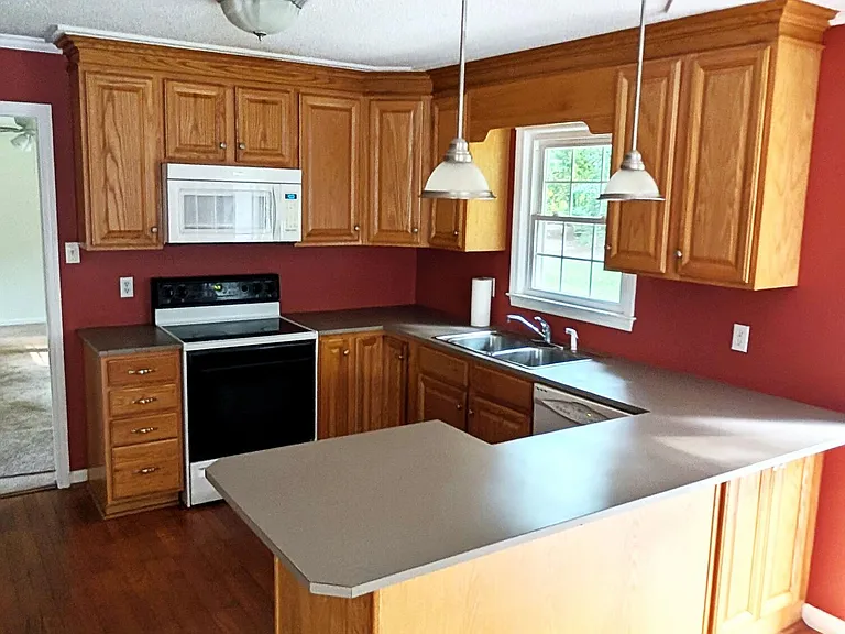 3508 Catherine St — Photo 7
