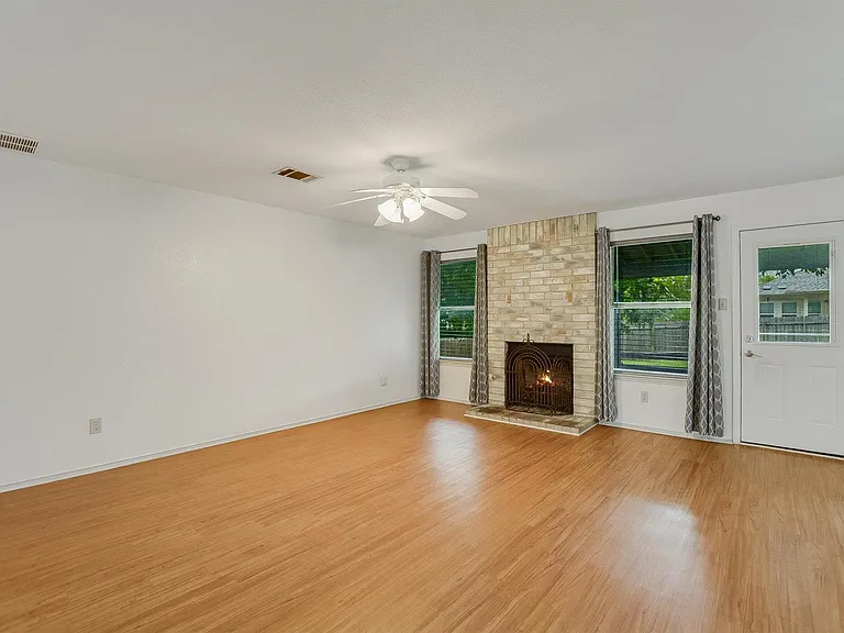 13917 Maricella Ln — Photo 4