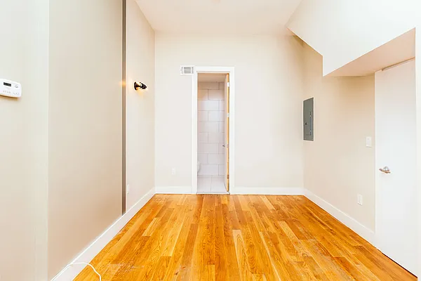 Rented by Nooklyn NYC LLC | media 9