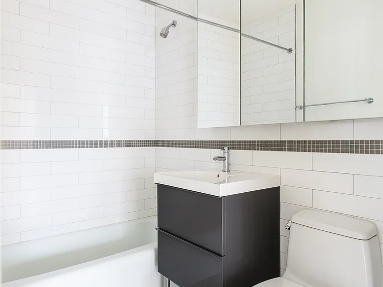 300 E 34th St #27K — Photo 12
