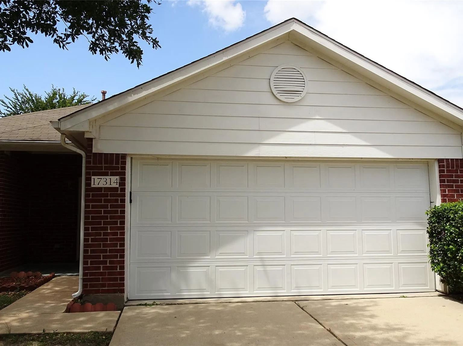 3 bed, 2.0 bath, 1655 sqft, $1,795 — Photo 3