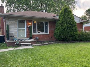 24205 Prairie Ln, Warren, MI 48089