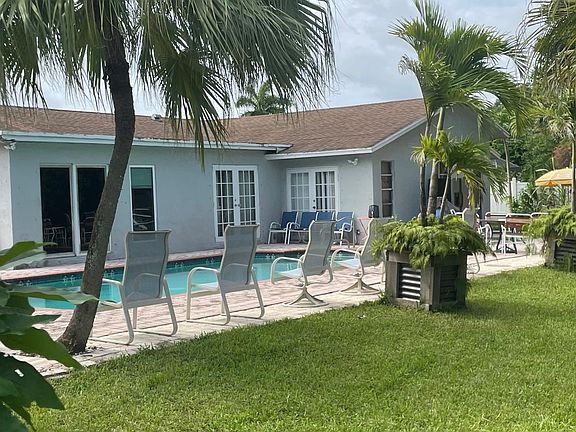 5th image of 22035 SW 58th Avenue SW