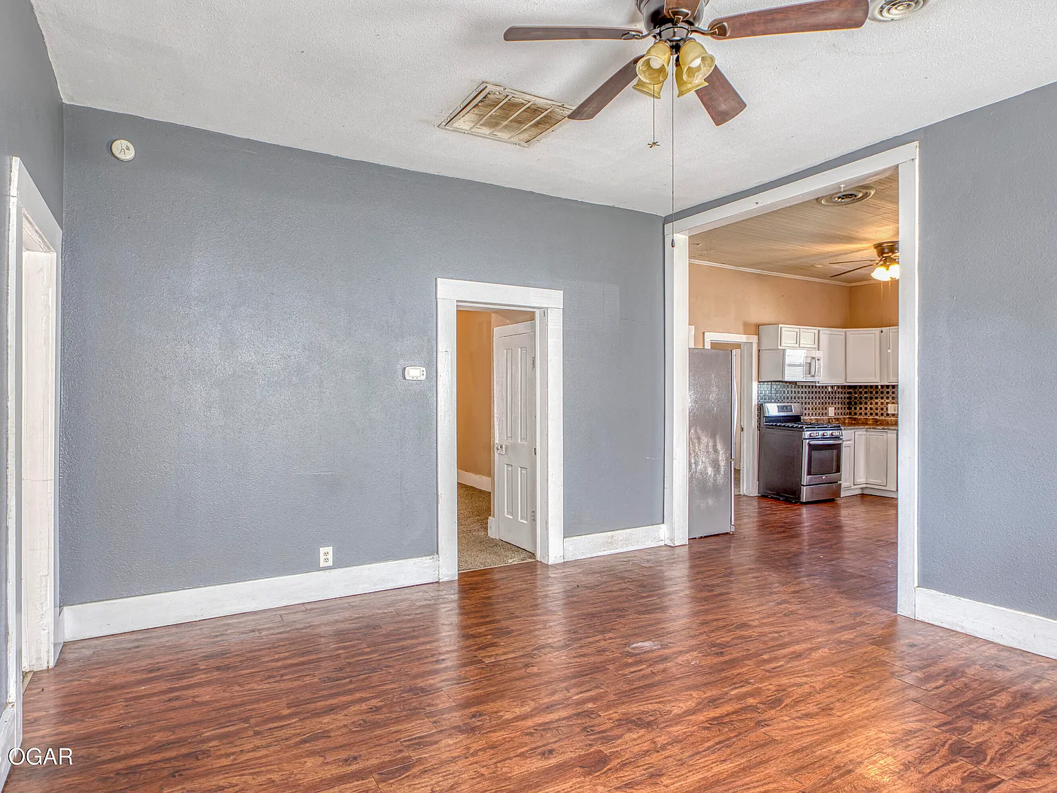 3 bed, 2.0 bath, 1440 sqft, $1,400 — Photo 2