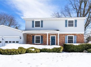 65 Redwood Dr, Penfield, NY 14526