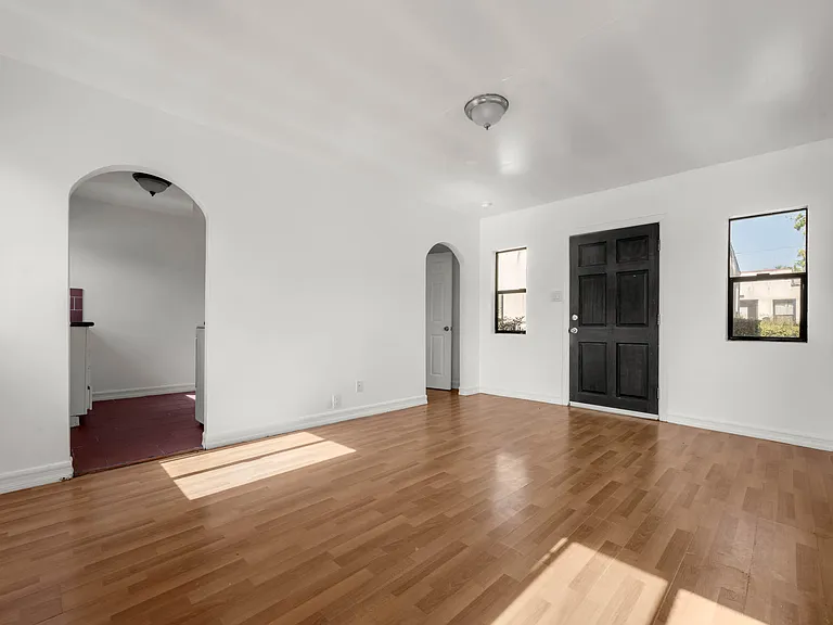 6000 Lexington Ave — Photo 4
