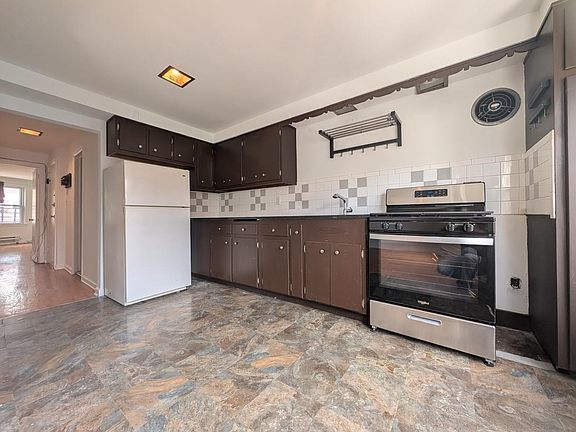 2nd image of 335 3rd St #2