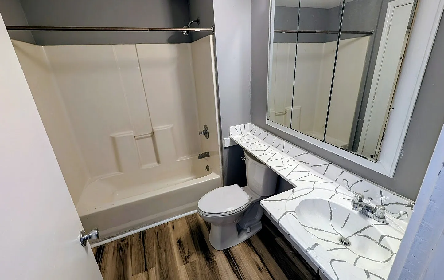2 bed, $975 — Photo 3