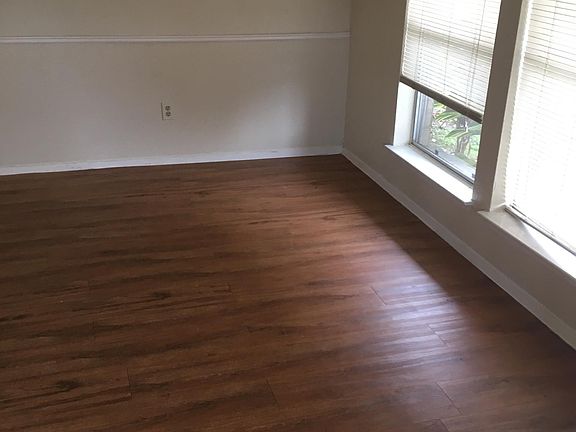 3rd image of 11510 Meadow Pines Ct APT A