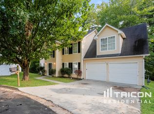 1052 Erie Cir, Stone Mountain, GA 30087