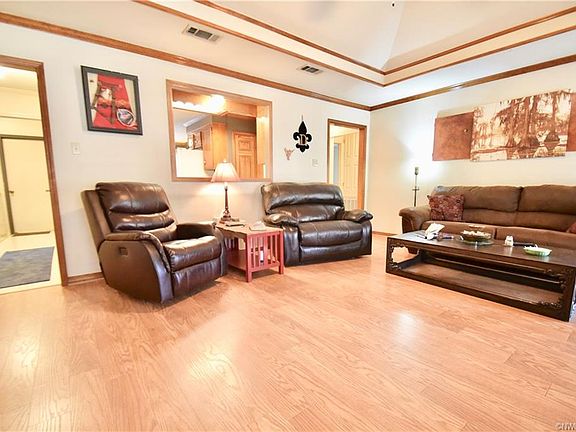 3rd image of 2640 Southcrest Dr
