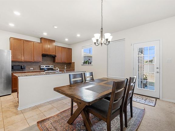 5th image of 2471 Sunrise Rd Unit 2