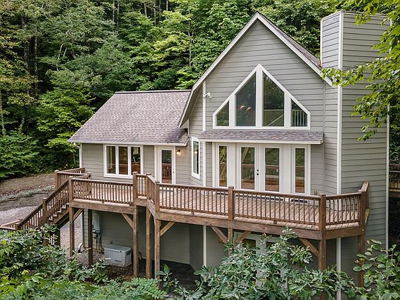 3rd image of 476 Old Buck Ln