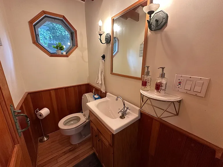 115 Bigelow St — Photo 9
