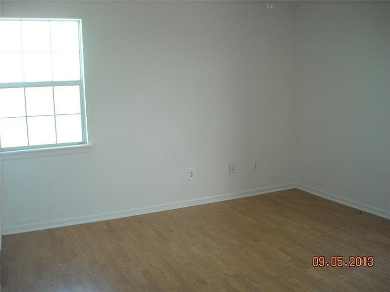 Building Photo 4
