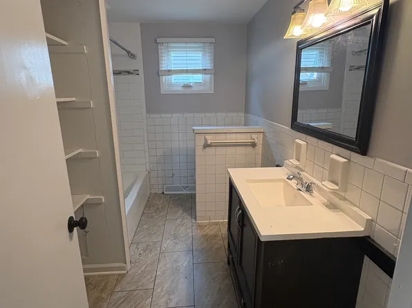 97 Poinciana Pkwy, Buffalo, NY 14225