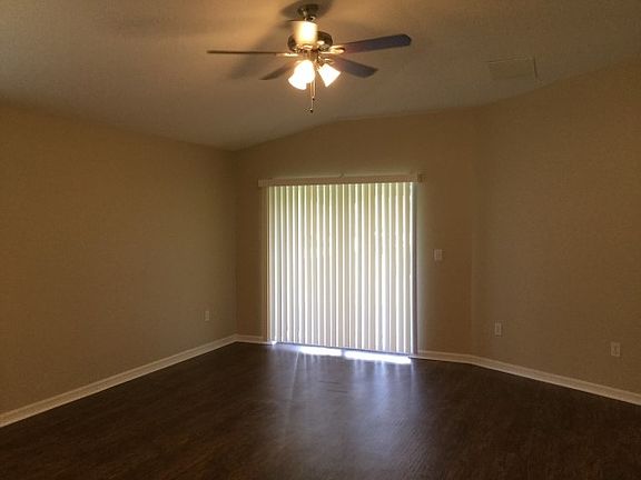 5th image of 545 Lindsay Anne Ct