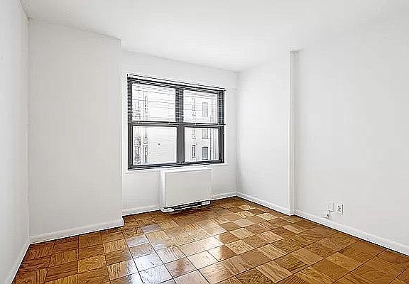 3rd image of 304 E 45th St #7A