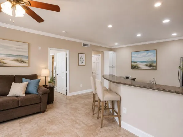 7000 Seawall Blvd APT 1111, Galveston, TX 77551