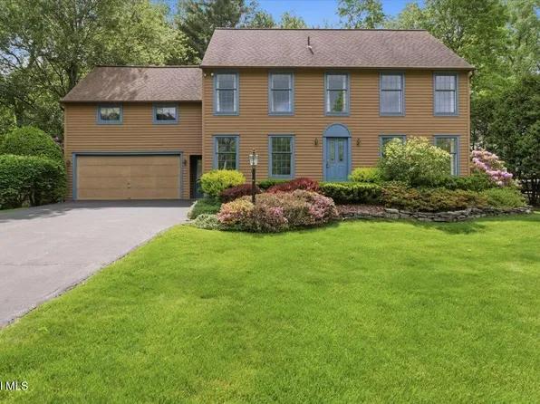 908 Mohegan Road, Niskayuna, NY 12309