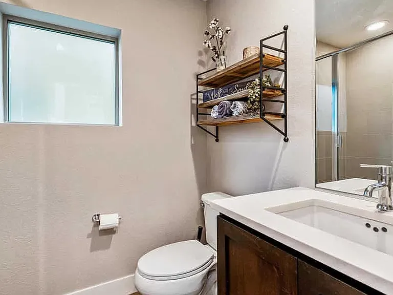 15525 W La Salle Ave — Photo 3
