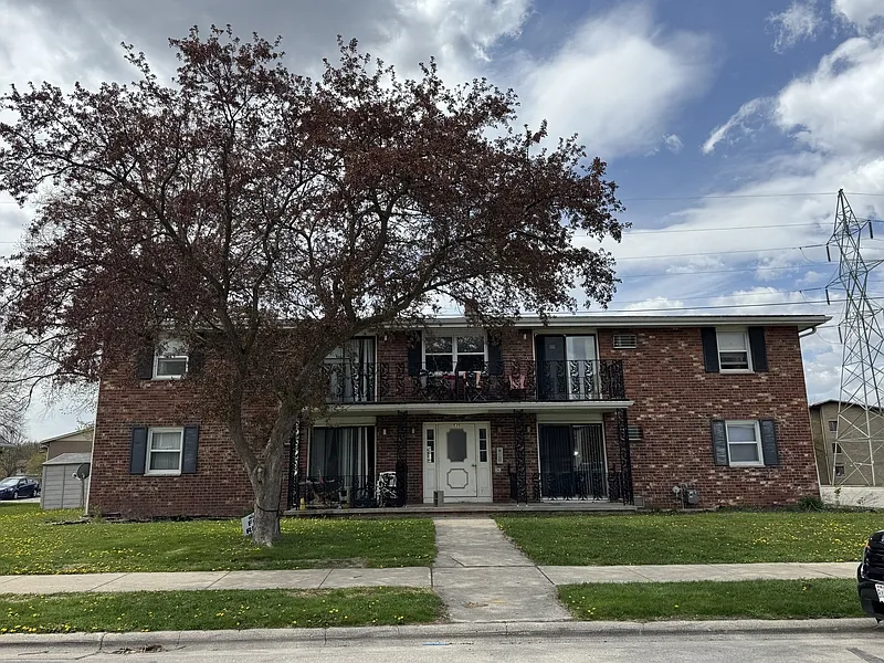 1 bed, 1.0 bath, $799 — Photo 2