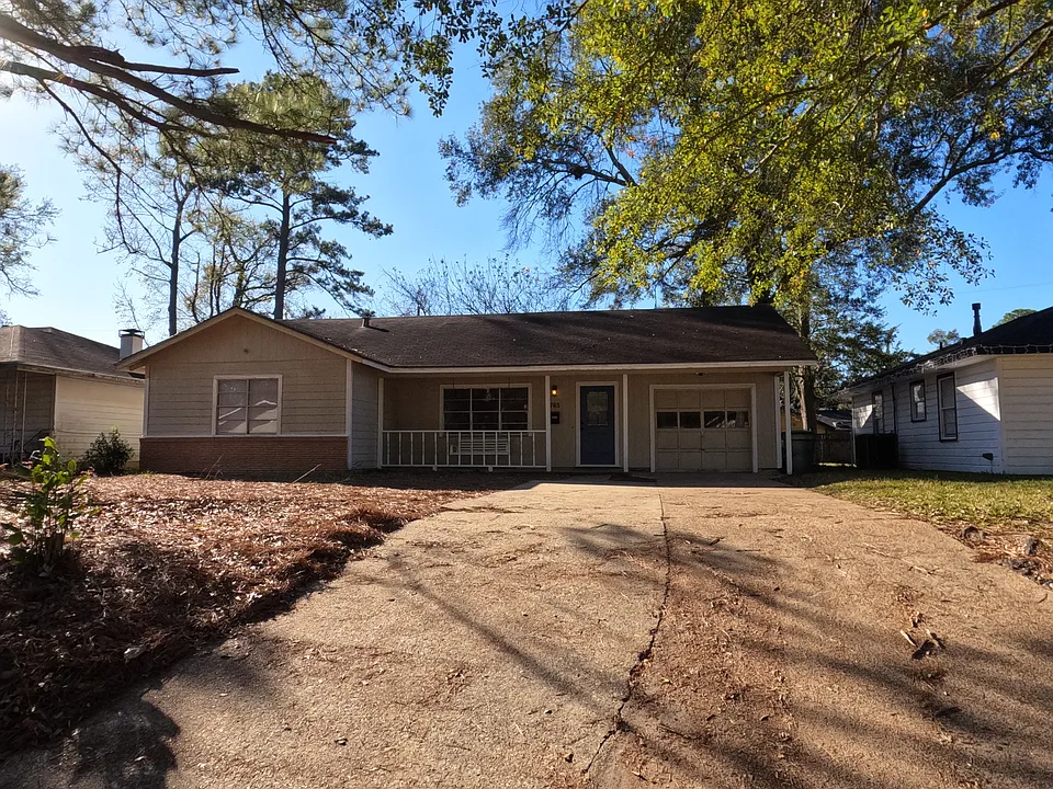 765 Callaway Dr