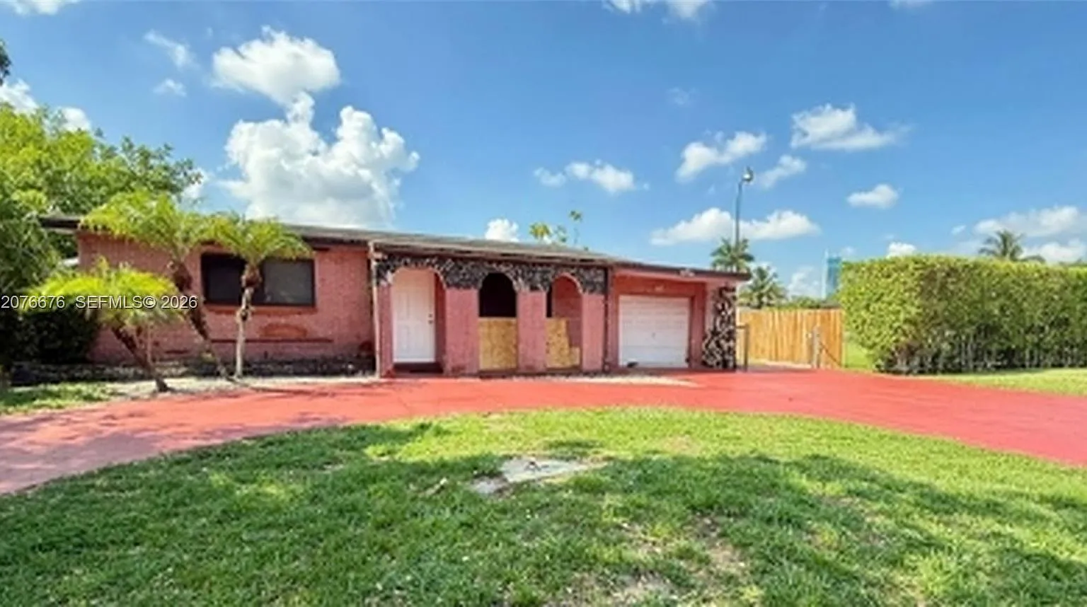 Broward Gardens — Photo 1