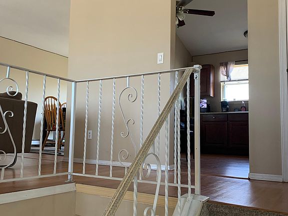 3rd image of 501 Jerusalem Ave