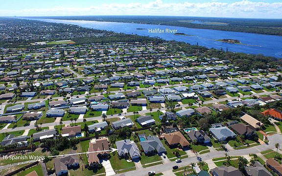 4th image of 16 Spanish Waters Dr
