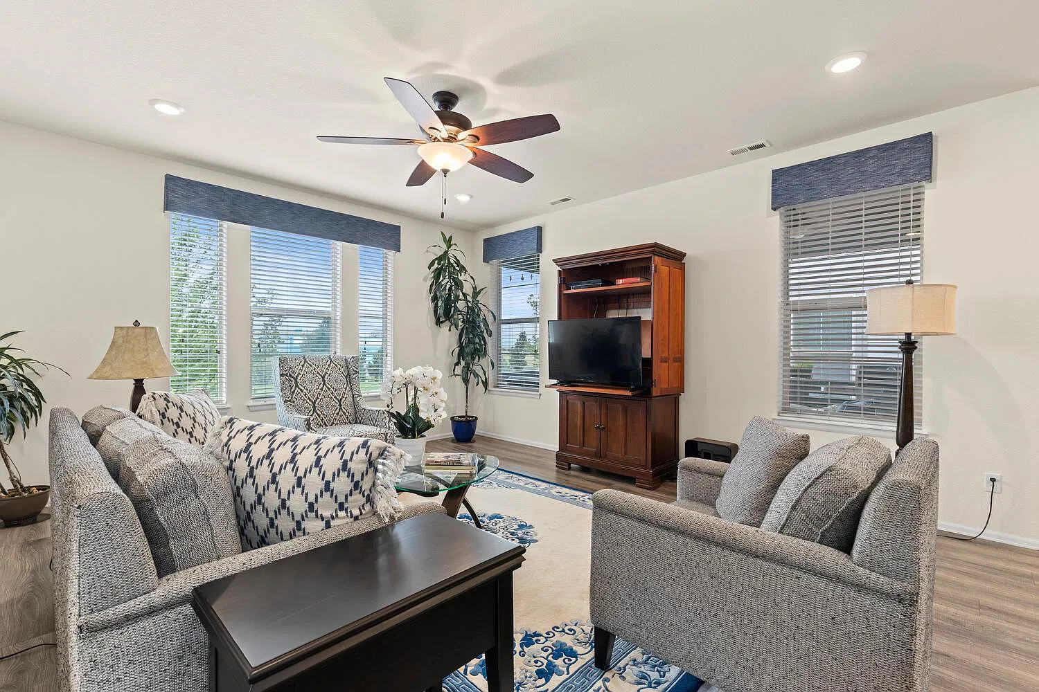 3 bed, 2126 sqft, $3,500 — Photo 4