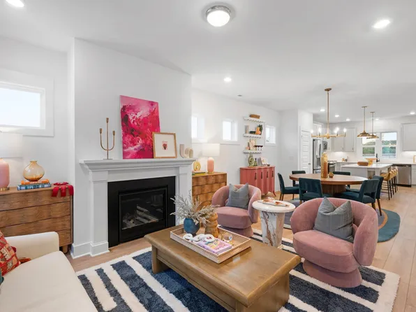2145 Glen Hollow Dr, Raleigh, NC 27604