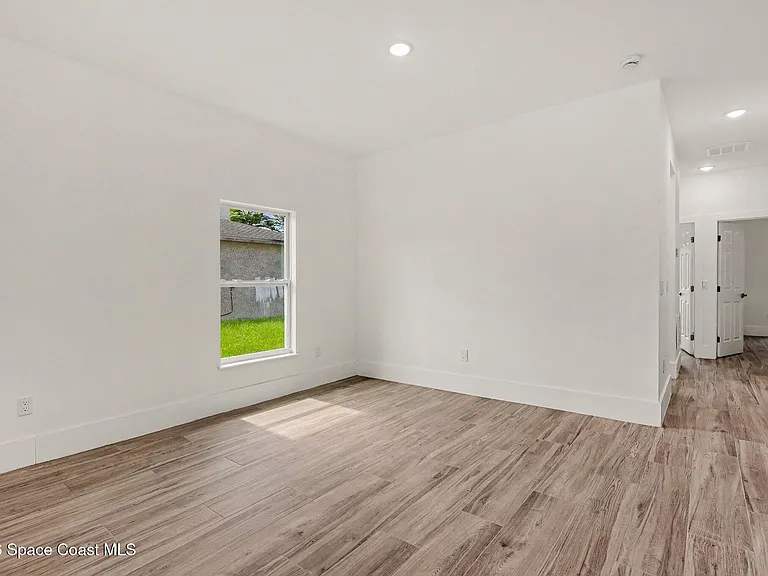 15 Travis St #101 — Photo 11