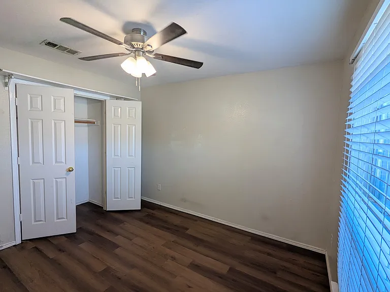 124 S Bending Oak Ln — Photo 12