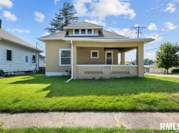 2830 Iowa St, Davenport, IA 52803