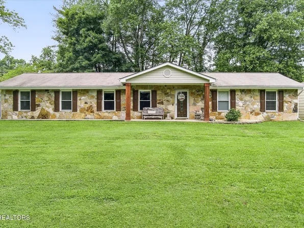 241 Greenwood Dr, Harriman, TN 37748