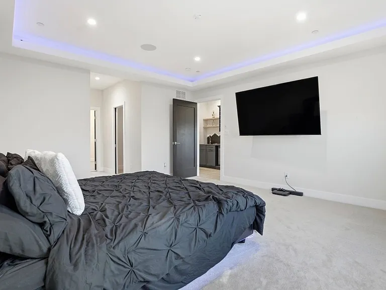 6931 River Dr — Photo 23