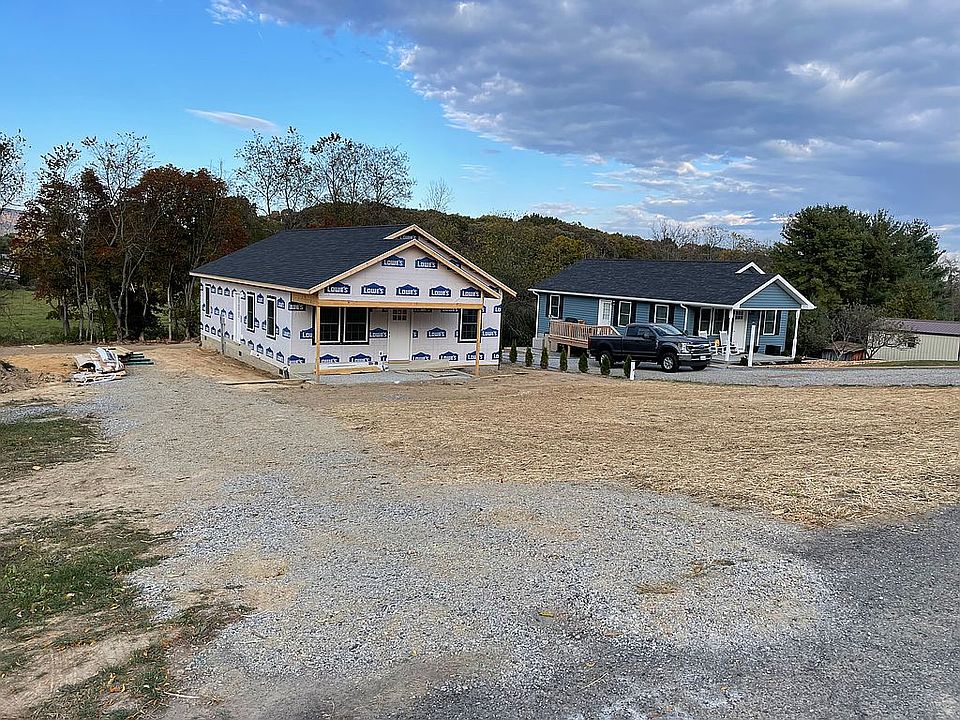 1st image of 200 Country Ln
