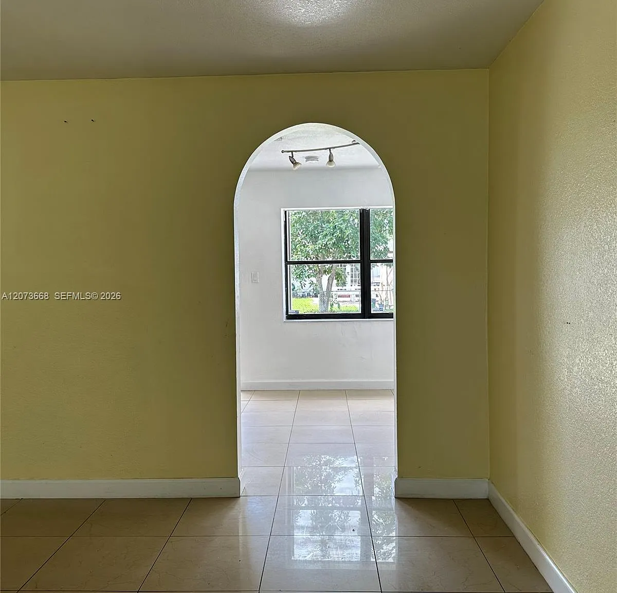 Hollywood Heights Estates — Photo 3