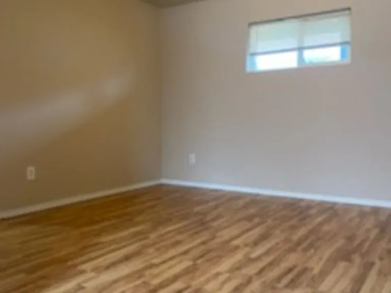 2133 Poplar Dr #A-D — Photo 3