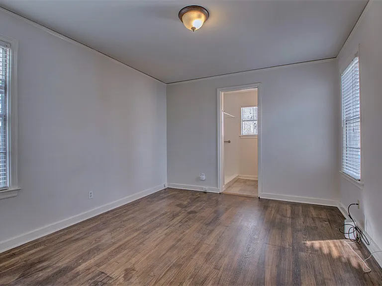 2216 N Arthur St — Photo 29