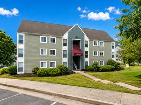 1440 Seneca Dr, Blacksburg, VA