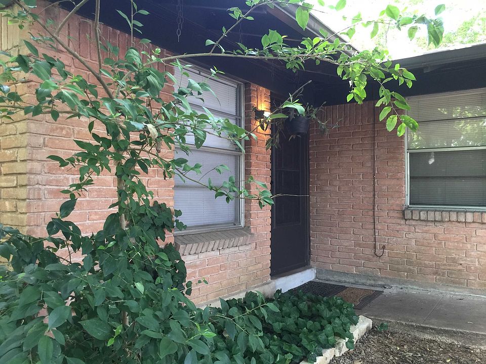 1st image of 2403 Sherwood Ln