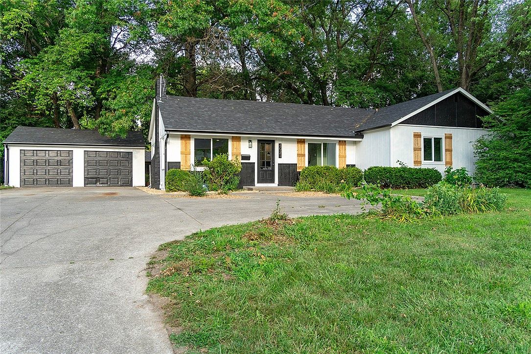 4023 Beaver Ave, Des Moines, IA 50310 Zillow