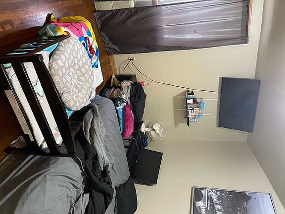 4th image of 3338 S Whitnall Ave #7
