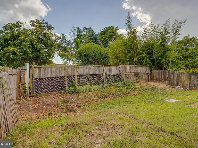 1359 Raleigh Dr — Photo 48